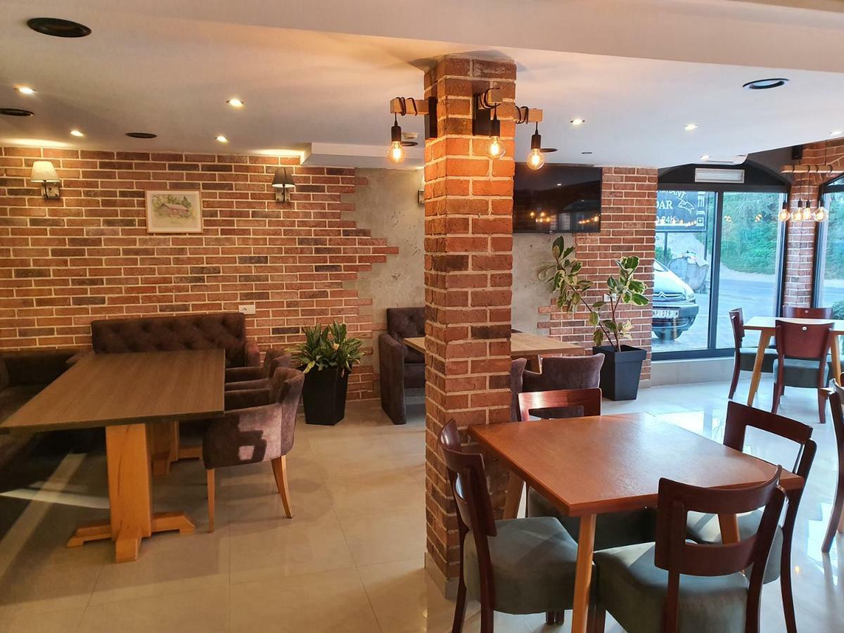 Motel & Restaurant Dar โนวีปาซาร์ ภายนอก รูปภาพ